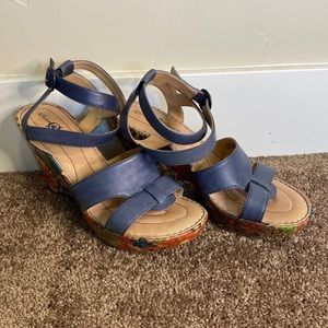 BORN sandals EUC